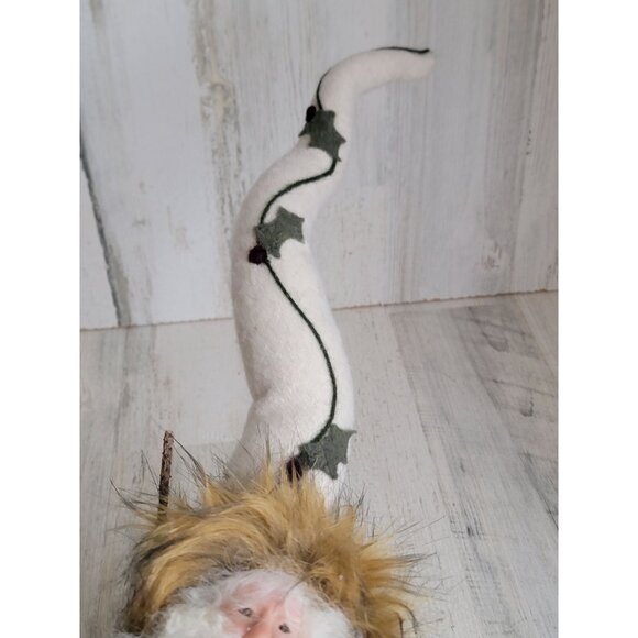 Elea santa claus swirl hat White plush home decor - Picture 3 of 7